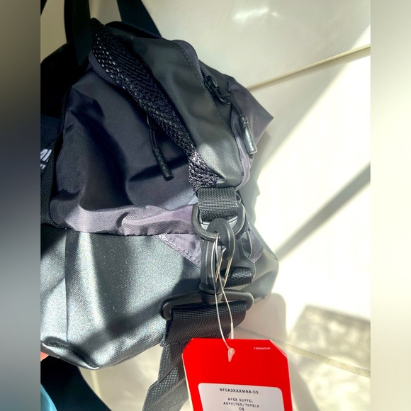 NWT North Face Duffle in Black - Picture 8 of 8